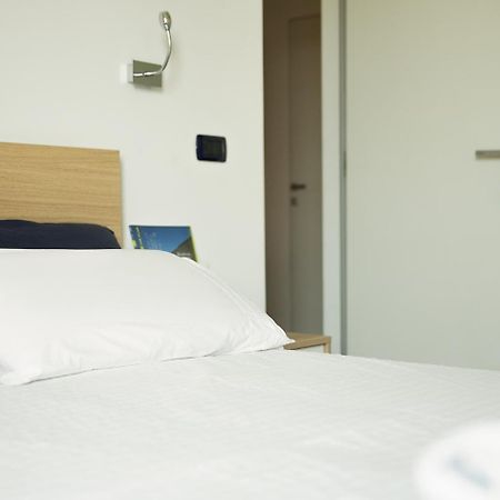 Room In Roma Isole Eksteriør billede