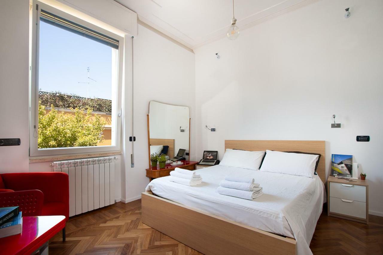 Room In Roma Isole Eksteriør billede